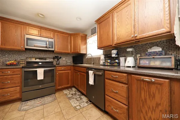 $155,000 | 3308 Colgate Place, Granite City, IL 62040