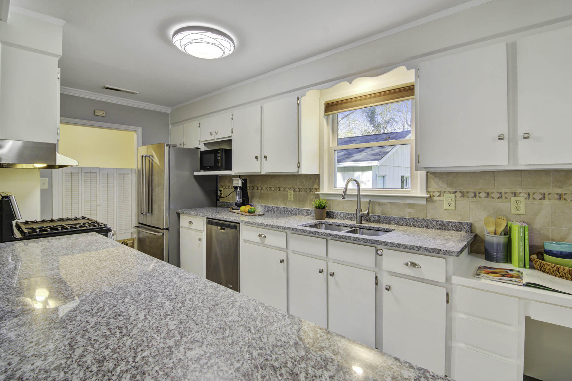 411 Wappoo Road Charleston, SC 29407 - Photo 9 of 19 Set08