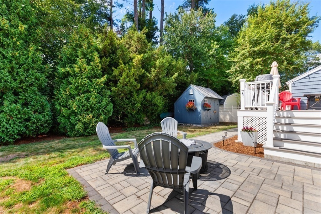 73 Locksley Road Lynnfield, MA 01940 - Photo 28 of 32 Gallery Image 28