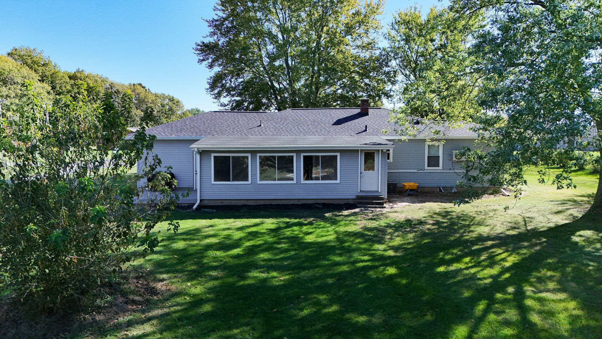 28 South Sager Road Valparaiso, IN 46383 - Photo 4 of 25 2048x1152