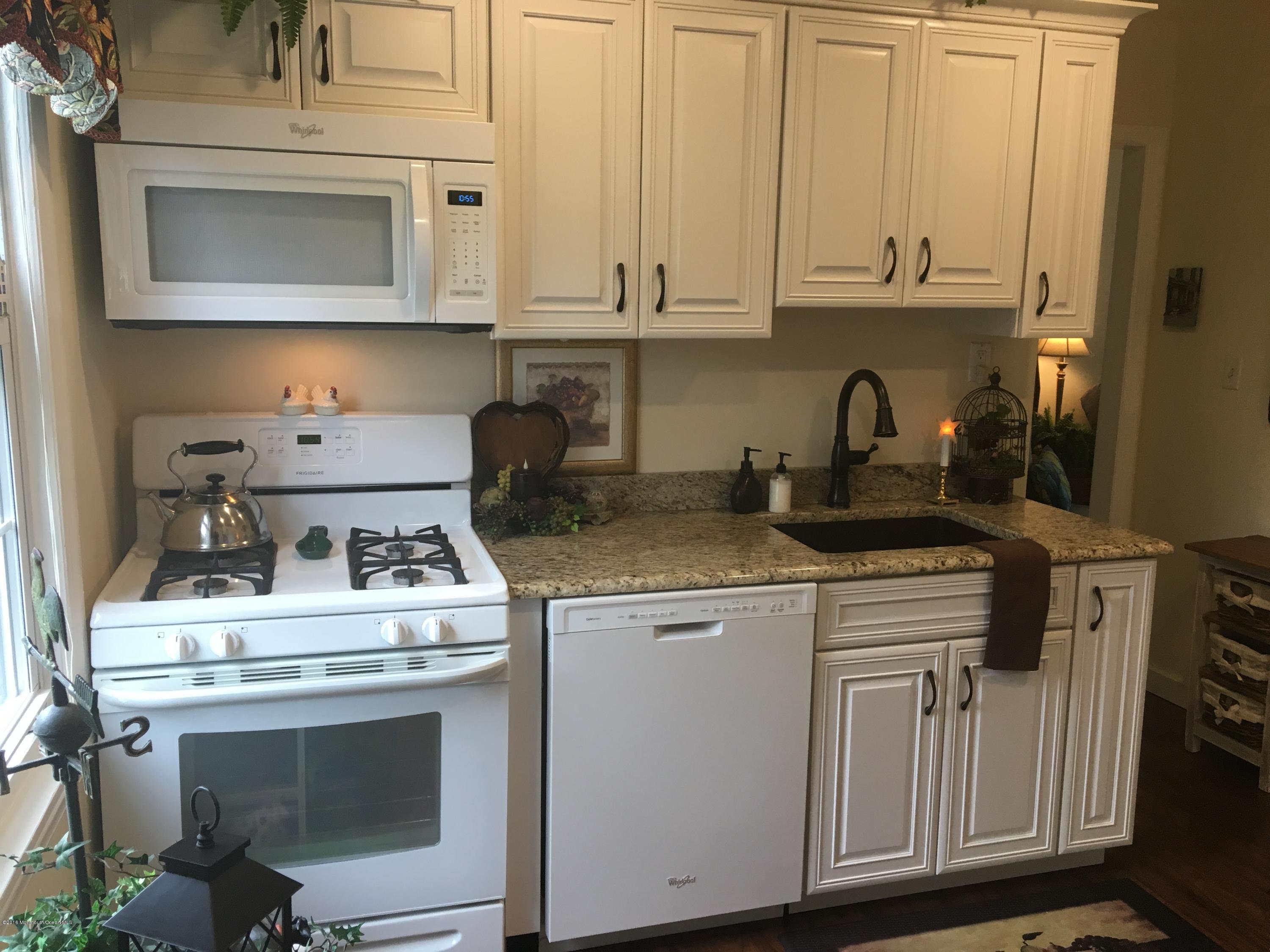 38 Pinckney Road, Unit B Red Bank, NJ 07701 - Photo 3 of 13 kitchen
