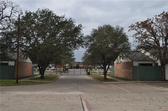 $700 | 725 Peppertree Drive, Unit 26, Bryan, TX 77801