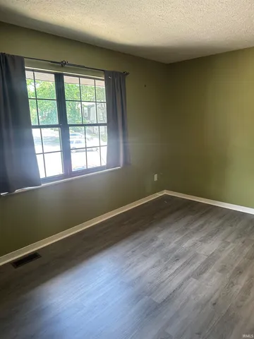 $1,500 | 562 East Graham Place, Bloomington, IN 47401