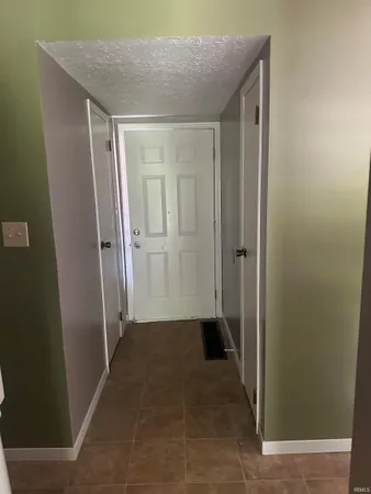 $1,500 | 562 East Graham Place, Bloomington, IN 47401