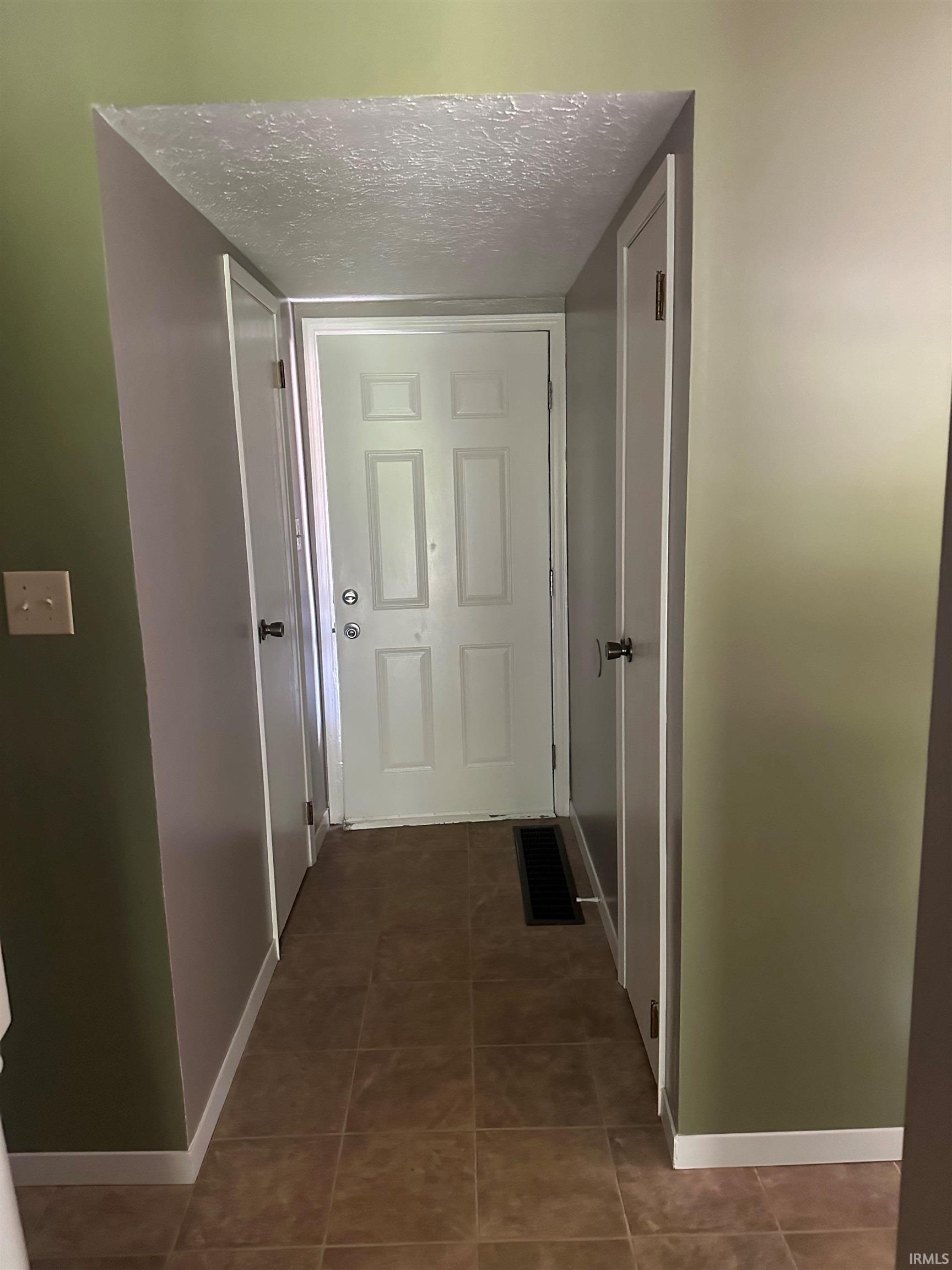 562 East Graham Place Bloomington, IN 47401 - Photo 4 of 17