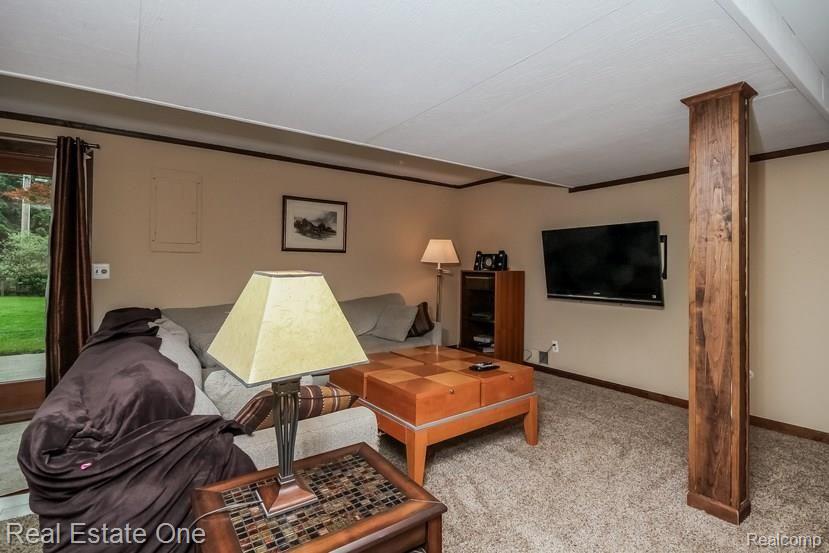 36245 West Lyman Road Farmington Hills, MI 48331 - Photo 24 of 38