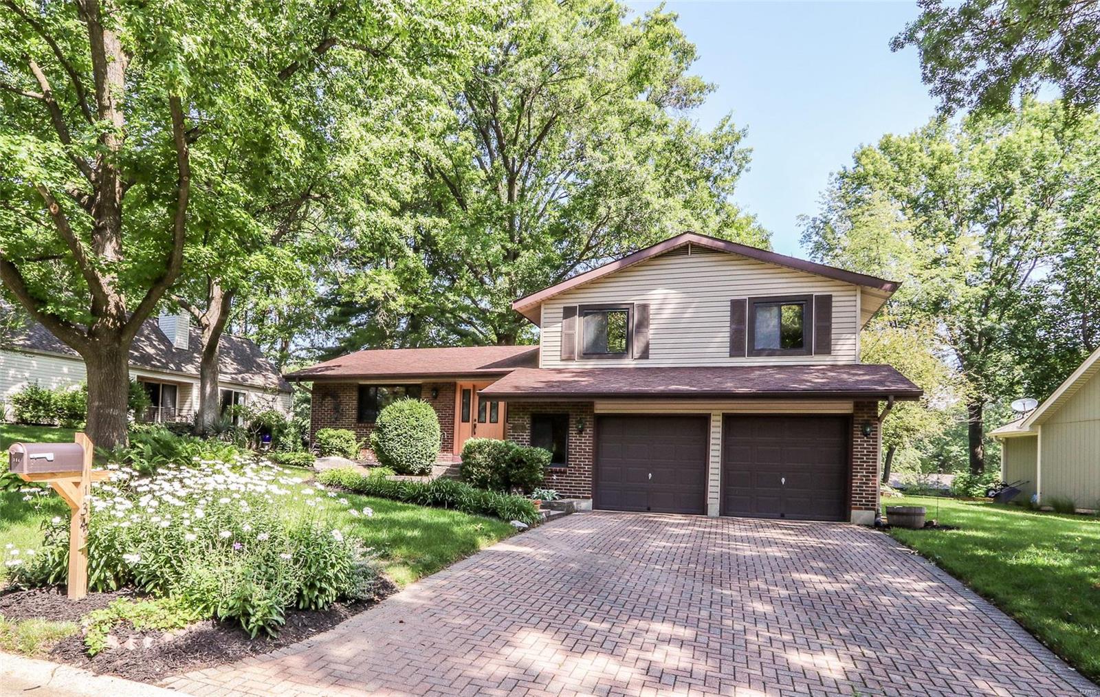 134 Rue Grand Drive Lake St. Louis, MO 63367 - Photo 1 of 31