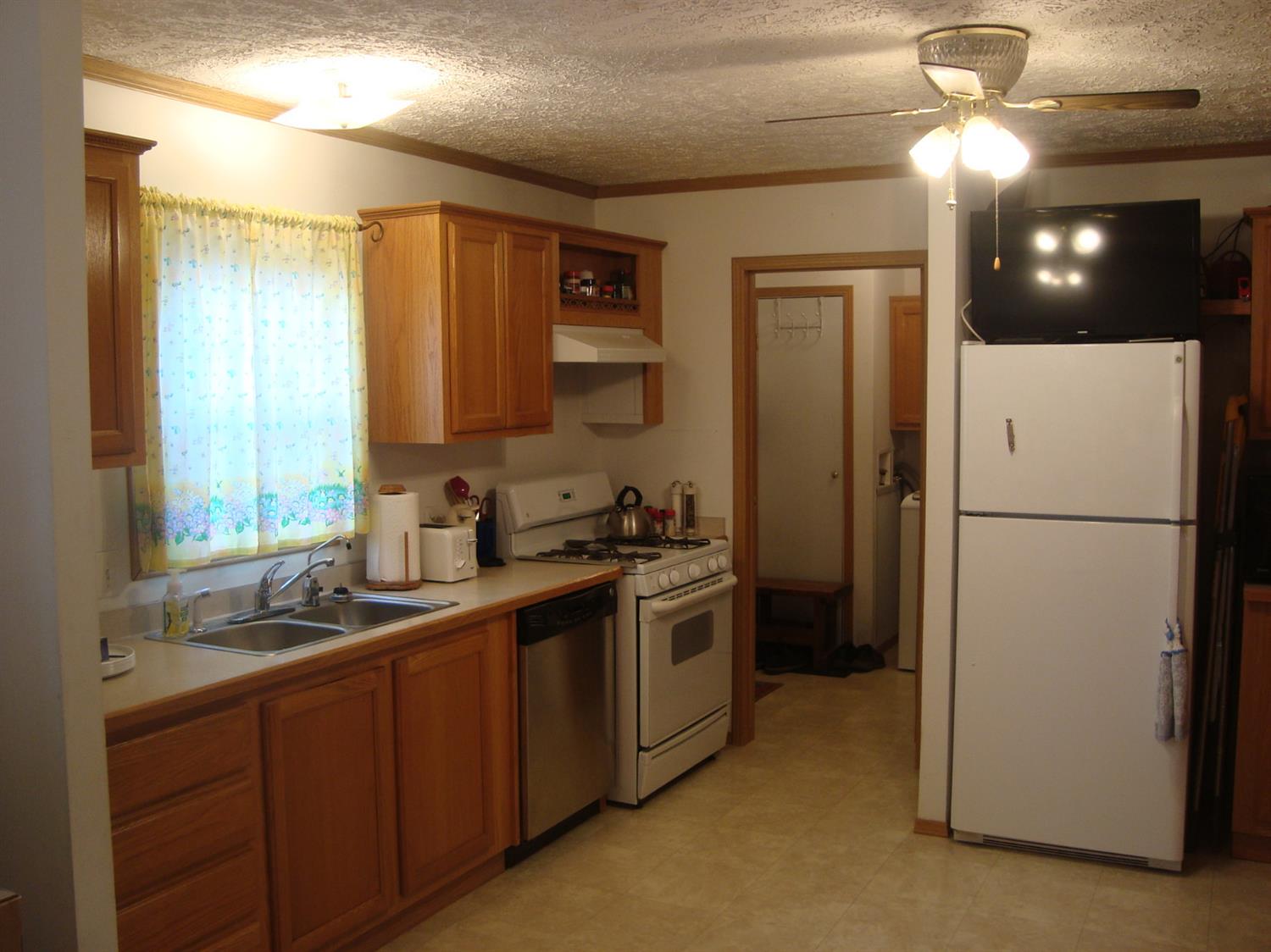1554 Eagle Ridge Road La Porte, IN 46350 - Photo 4 of 10 1500x1124