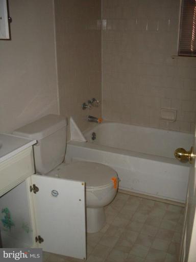 737 Seawall Road Essex, MD 21221 - Photo 6 of 7 Bath #1