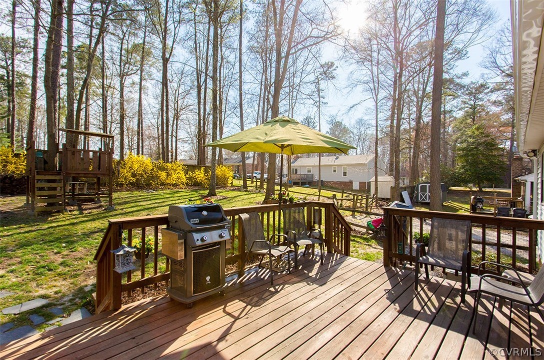 4716 Wedgemere Road Chesterfield, VA 23832 - Photo 17 of 18 a view of a balcony with chairs and wooden floor