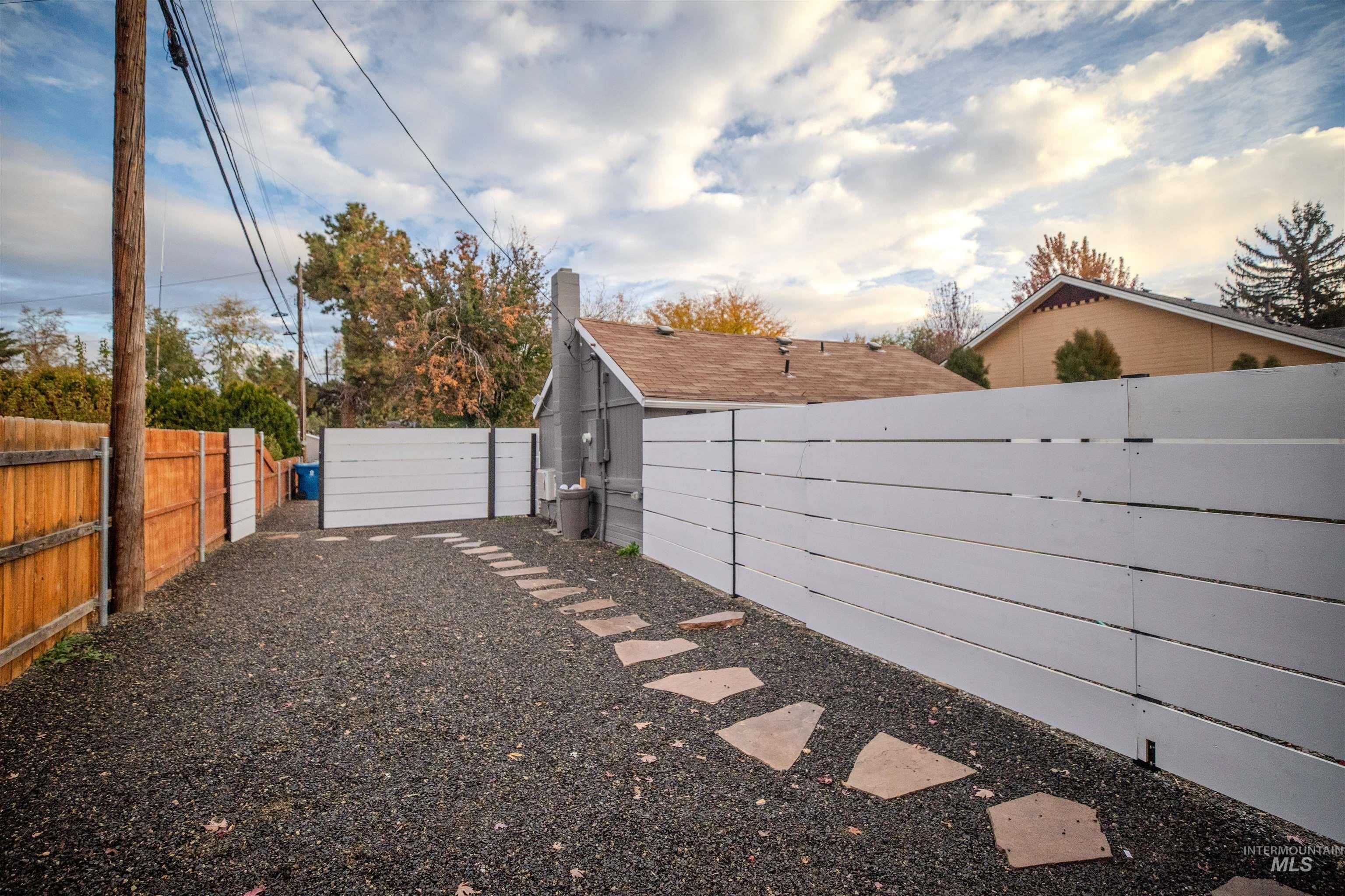 3311 Hamilton Street Boise, ID 83705 - Photo 31 of 31 Fenced courtyard at the front of the detached studio unit.