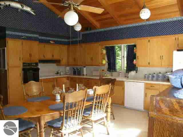 107 Standish Road Frankfort, MI 49635 - Photo 5 of 25 1730284-4.JPG
