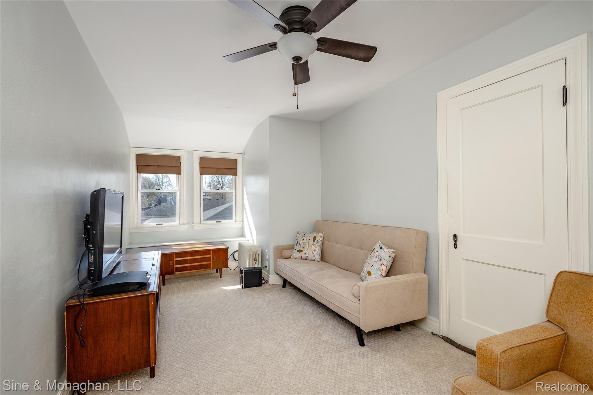 776 Trombley Road Grosse Pointe, MI 48230 - Photo 45 of 78 776 Trombley L043.jpg
