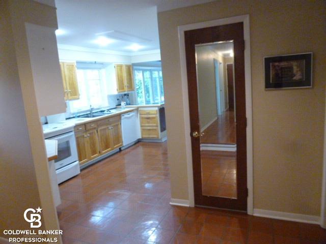 7722 Big Hand Road Columbus, MI 48063 - Photo 9 of 47 hallway view