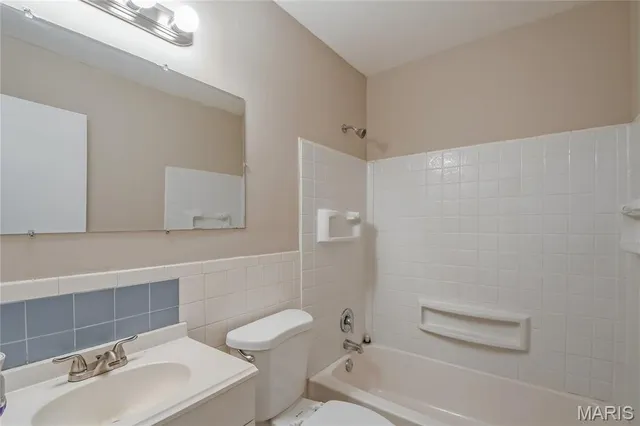 $190,000 | 1398 Brenthaven Lane, Florissant, MO 63031