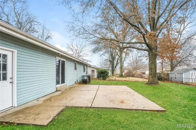 $190,000 | 1398 Brenthaven Lane, Florissant, MO 63031