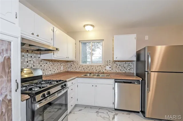 $190,000 | 1398 Brenthaven Lane, Florissant, MO 63031