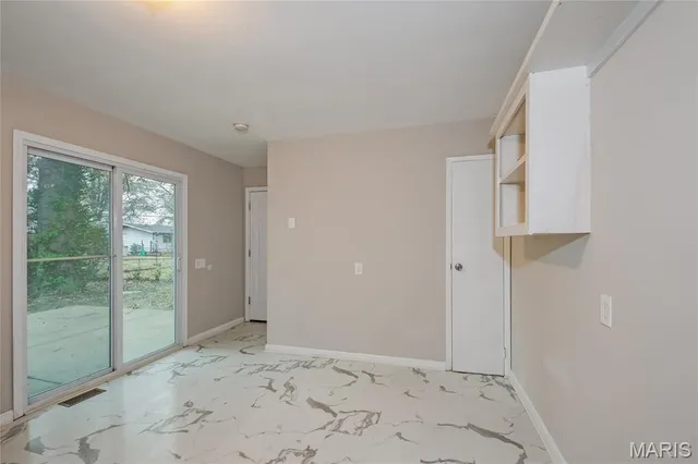 $190,000 | 1398 Brenthaven Lane, Florissant, MO 63031