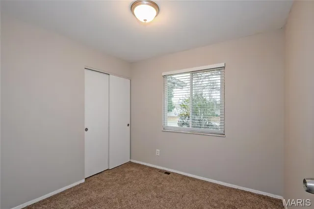 $190,000 | 1398 Brenthaven Lane, Florissant, MO 63031