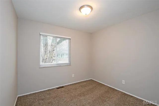 $190,000 | 1398 Brenthaven Lane, Florissant, MO 63031