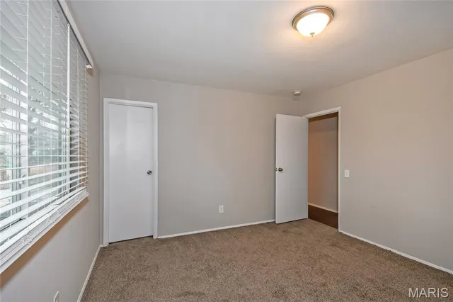 $190,000 | 1398 Brenthaven Lane, Florissant, MO 63031