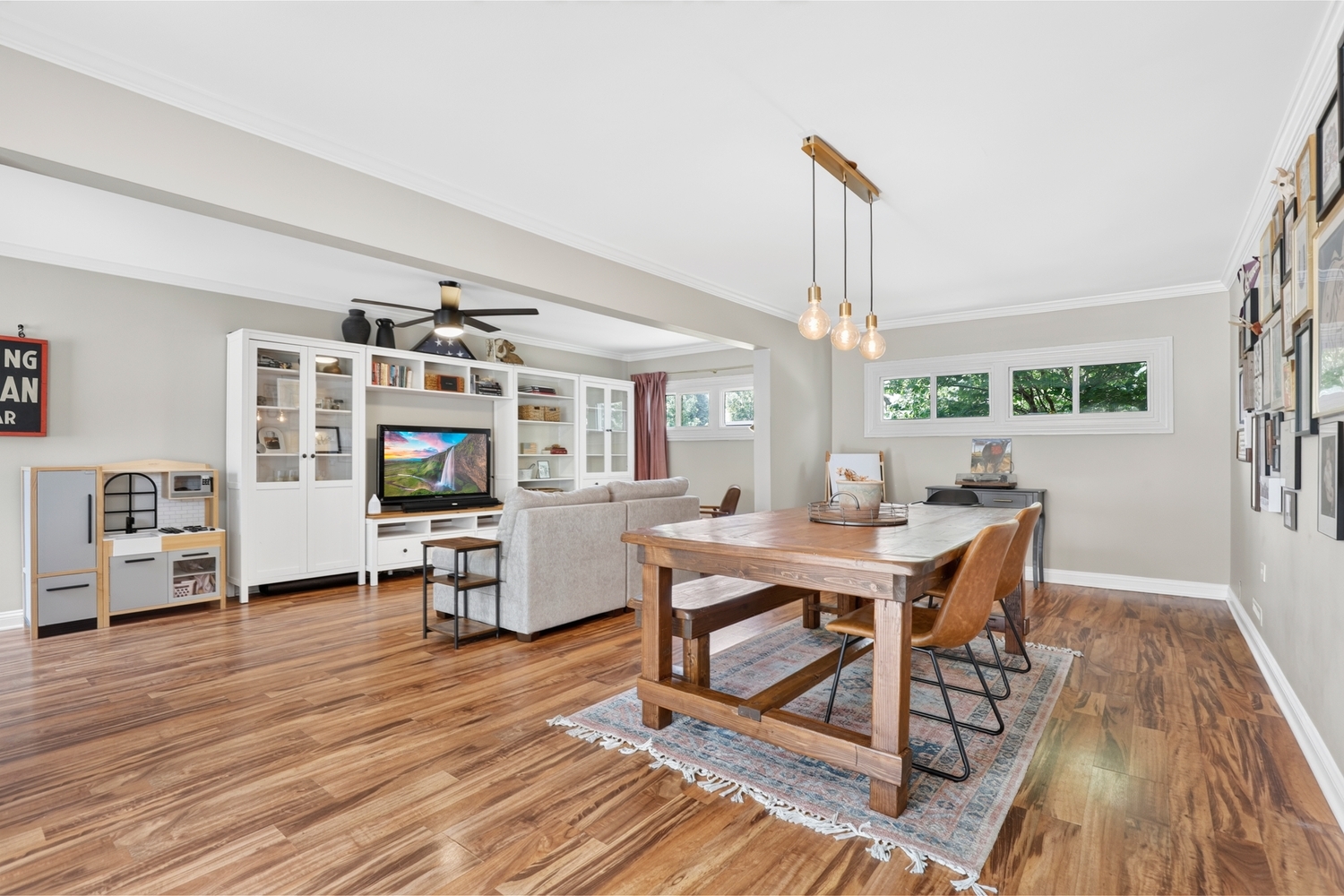 N741 Barry Avenue Wheaton, IL 60187 - Photo 8 of 25