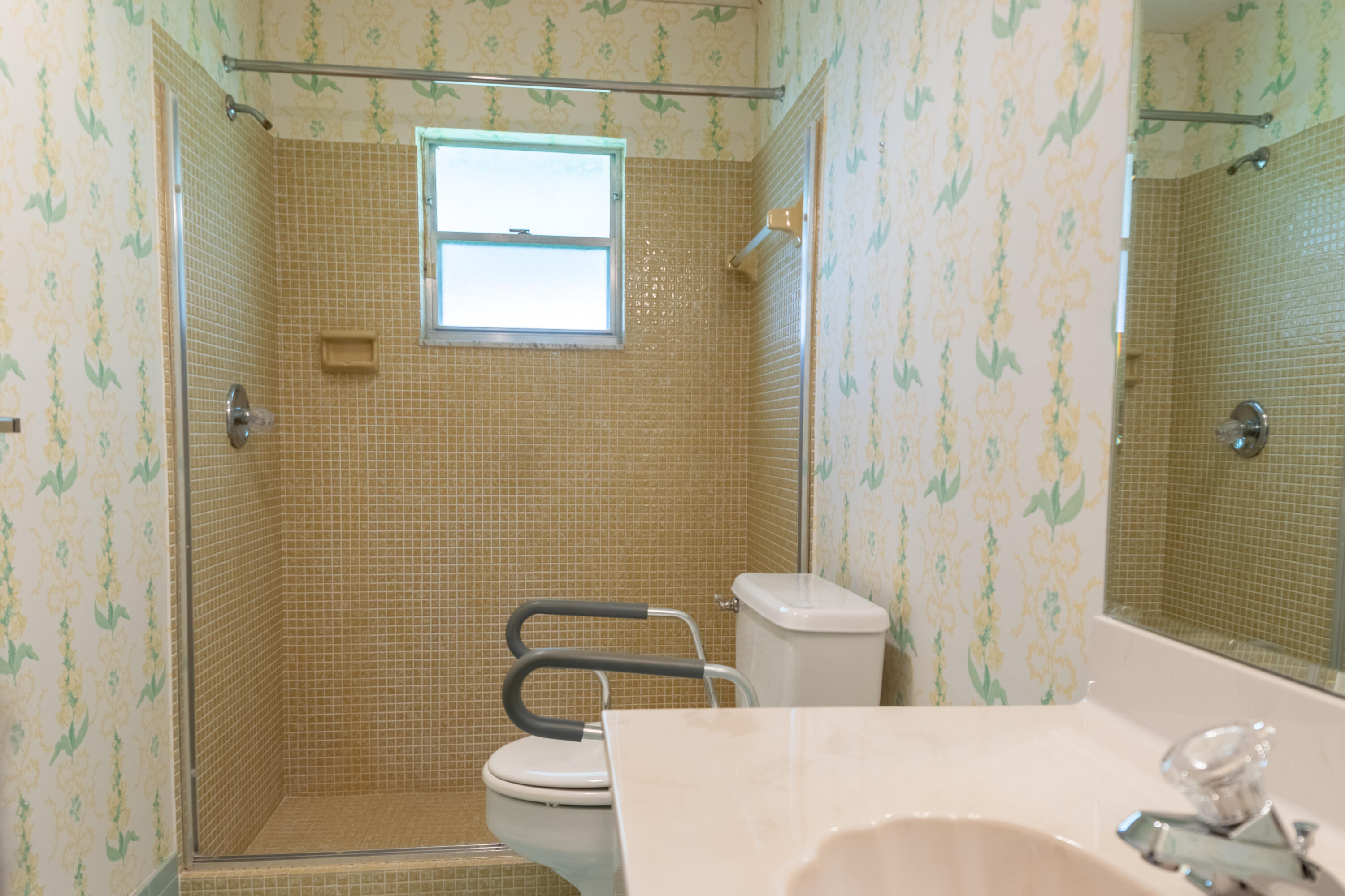 1805 Southwest Roma Way Boynton Beach, FL 33426 - Photo 19 of 28 Bathroom1B