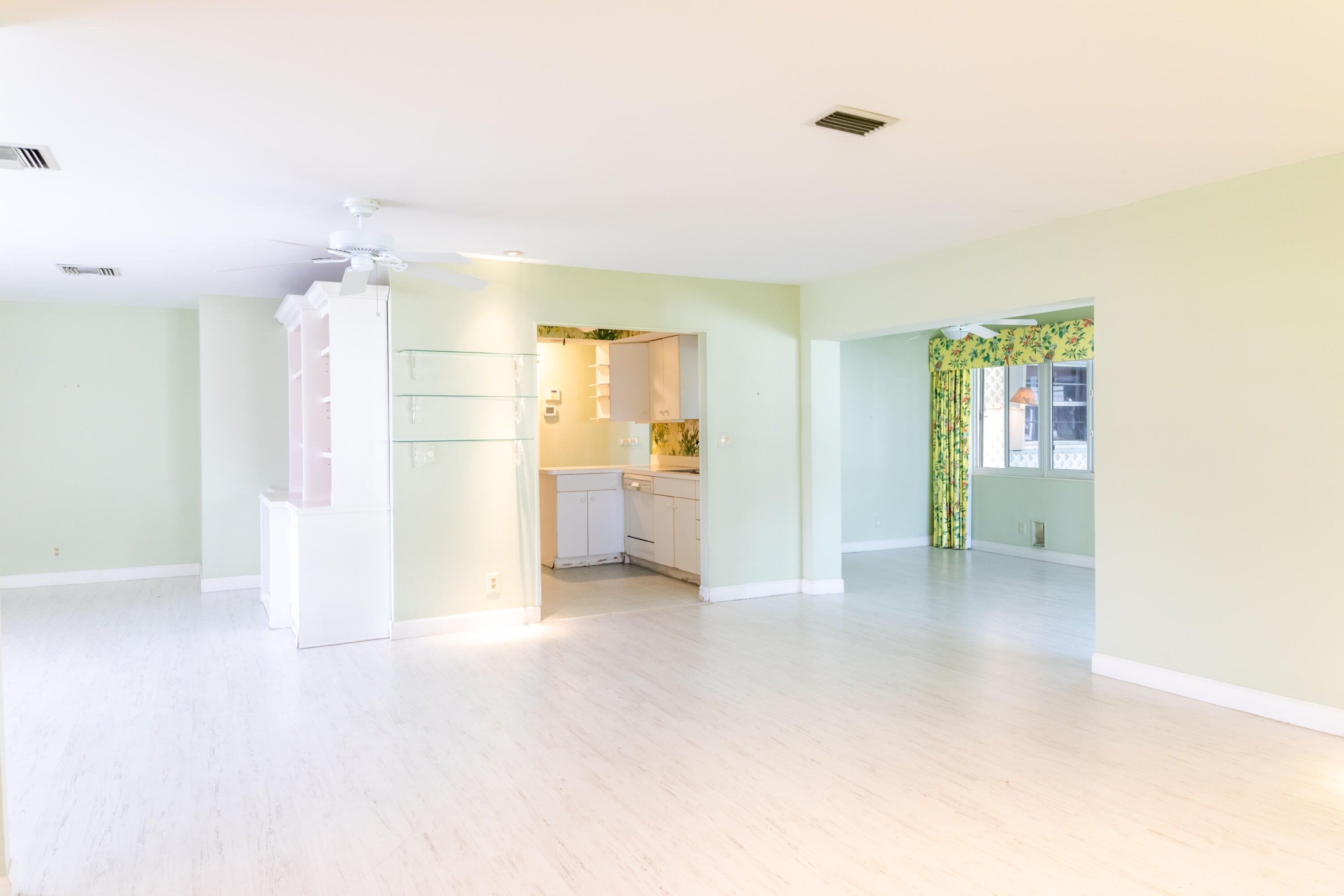1805 Southwest Roma Way Boynton Beach, FL 33426 - Photo 5 of 28 Great Room