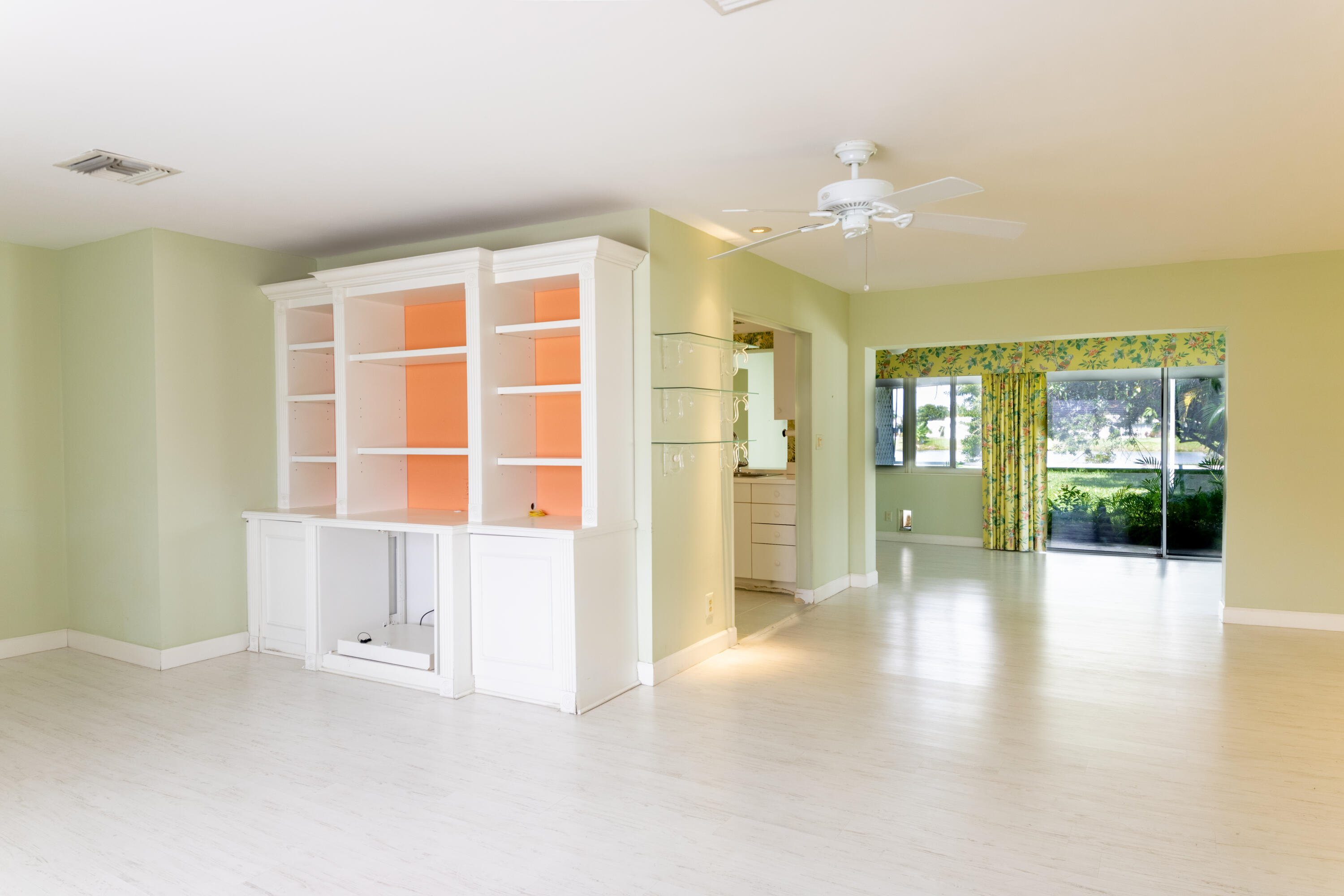 1805 Southwest Roma Way Boynton Beach, FL 33426 - Photo 7 of 28 Great Room