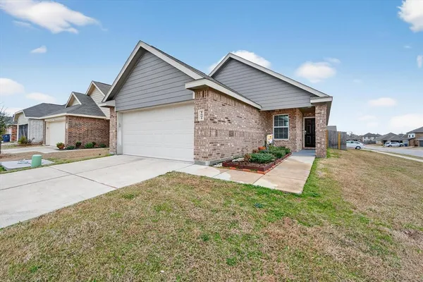 $260,000 | 1601 Luke Street, Ennis, TX 75119