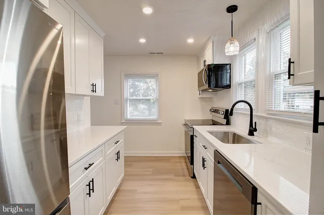 $2,800 | 412 Lee Place, Frederick, MD 21702