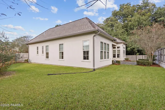 $560,000 | 404 Summer Morning Court, Lafayette, LA 70508