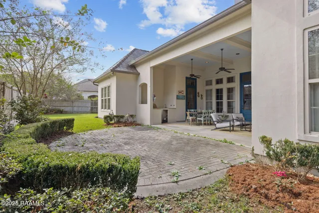 $560,000 | 404 Summer Morning Court, Lafayette, LA 70508