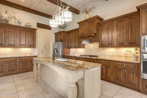 $560,000 | 404 Summer Morning Court, Lafayette, LA 70508