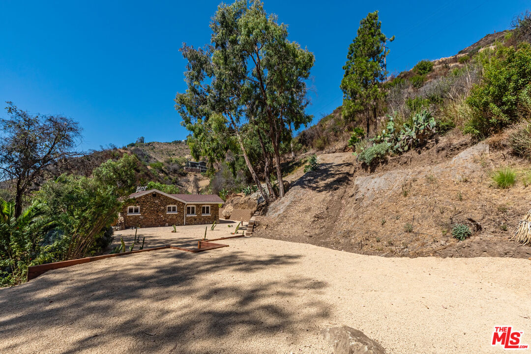 2961 Gorge Road Malibu, CA 90265 - Photo 35 of 58 Gallery Image 35