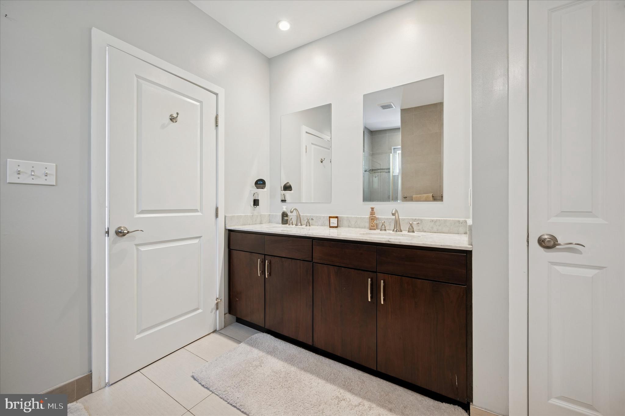 4128 Apple Street Philadelphia, PA 19127 - Photo 19 of 25 Third Floor En Suite Bathroom - Dual Vanity