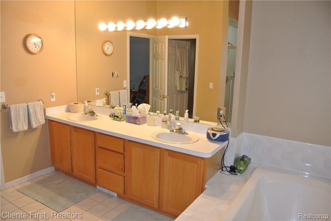 6958 Kennesaw Road Canton, MI 48187 - Photo 61 of 84 DSC_4336.JPG