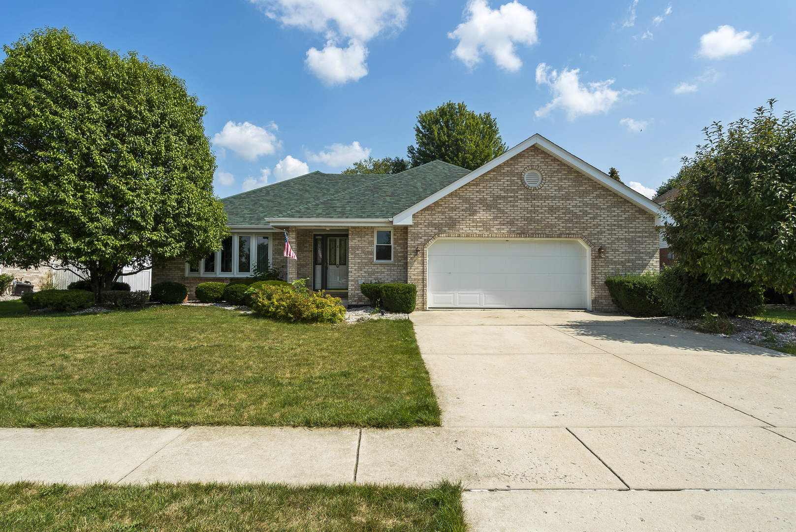 716 South Anderson Road New Lenox, IL 60451 - Photo 1 of 41