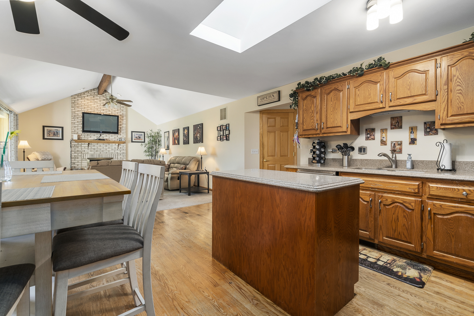 716 South Anderson Road New Lenox, IL 60451 - Photo 6 of 41