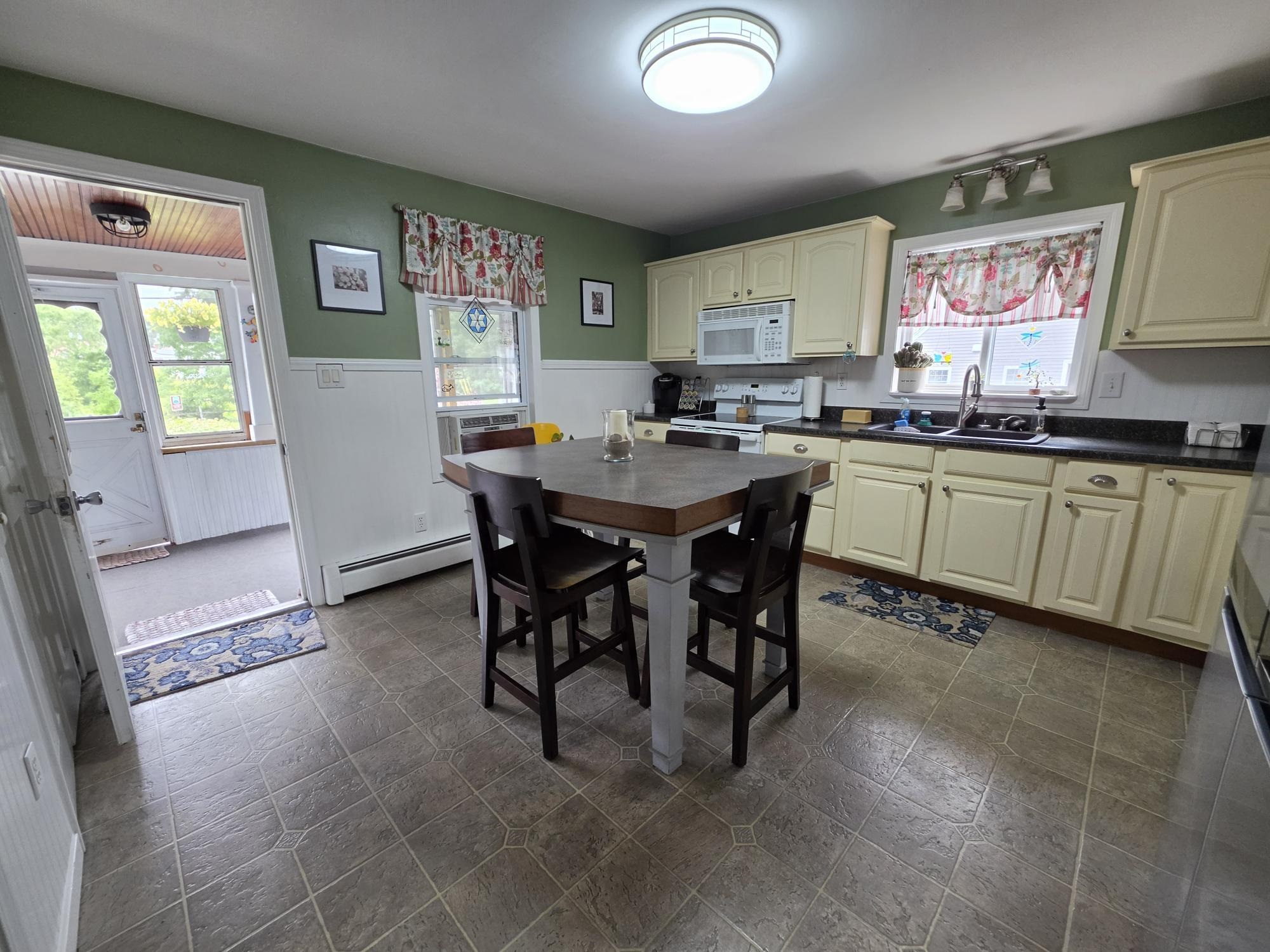 35 Water Street Epping, NH 03042 - Photo 6 of 26