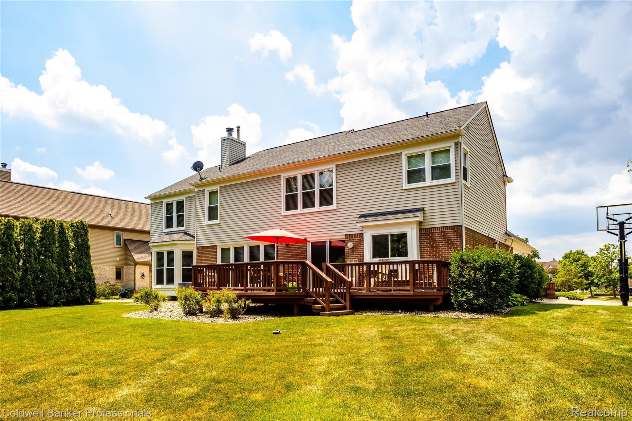 538 Sandalwood Road Canton, MI 48188 - Photo 40 of 49 Large Deck