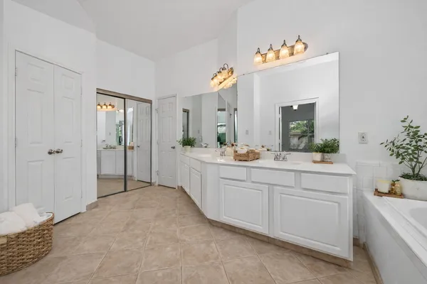 $2,550 | 15619 Winding Valley Drive, Houston, TX 77095