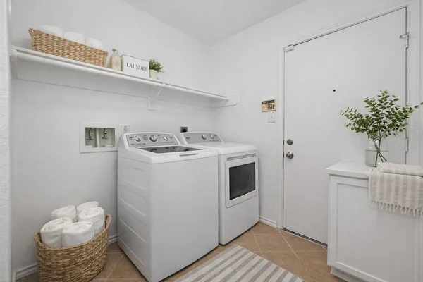 $2,550 | 15619 Winding Valley Drive, Houston, TX 77095