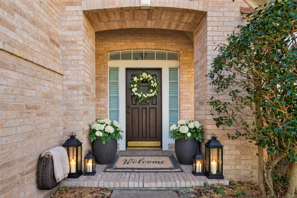 $2,550 | 15619 Winding Valley Drive, Houston, TX 77095
