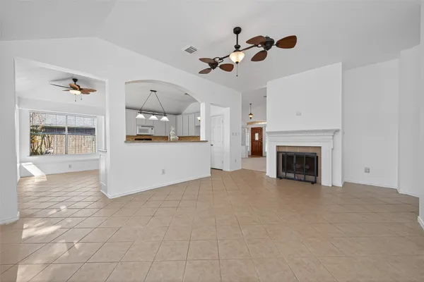 $2,550 | 15619 Winding Valley Drive, Houston, TX 77095