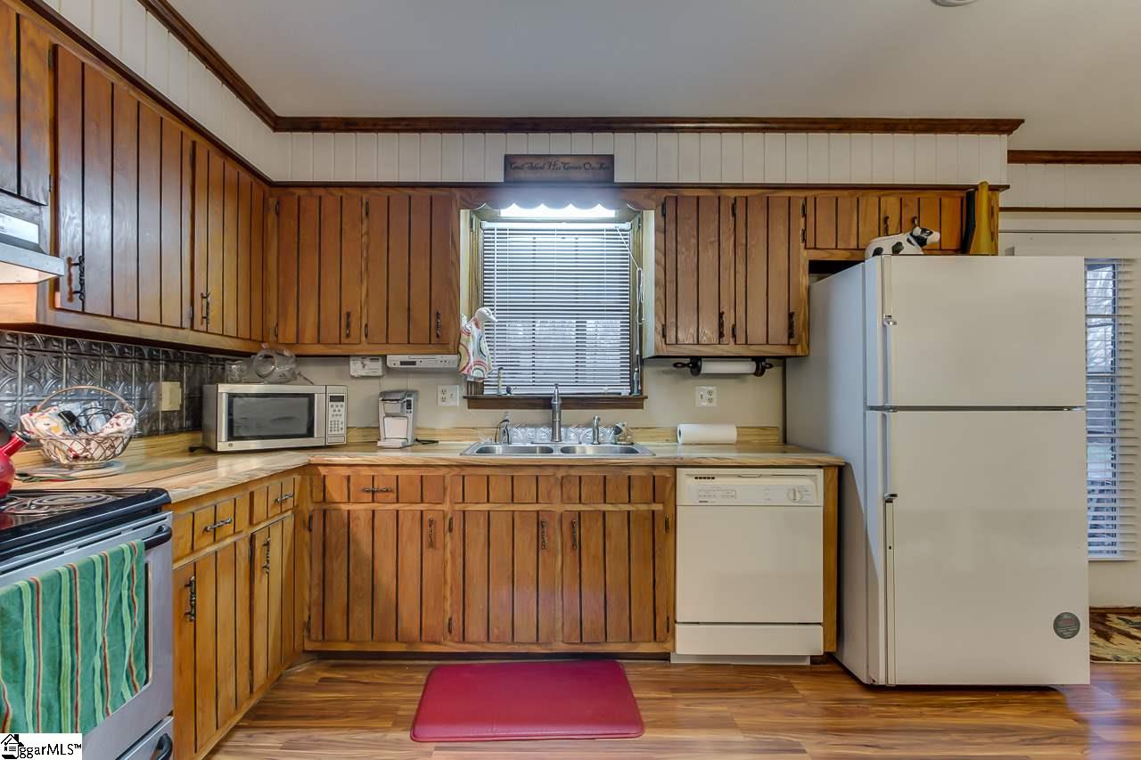 6 Roe Road Greenville, SC 29611 - Photo 11 of 25 Gallery Image 11