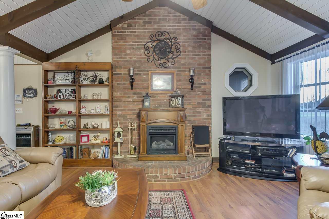 6 Roe Road Greenville, SC 29611 - Photo 8 of 25 Gallery Image 8