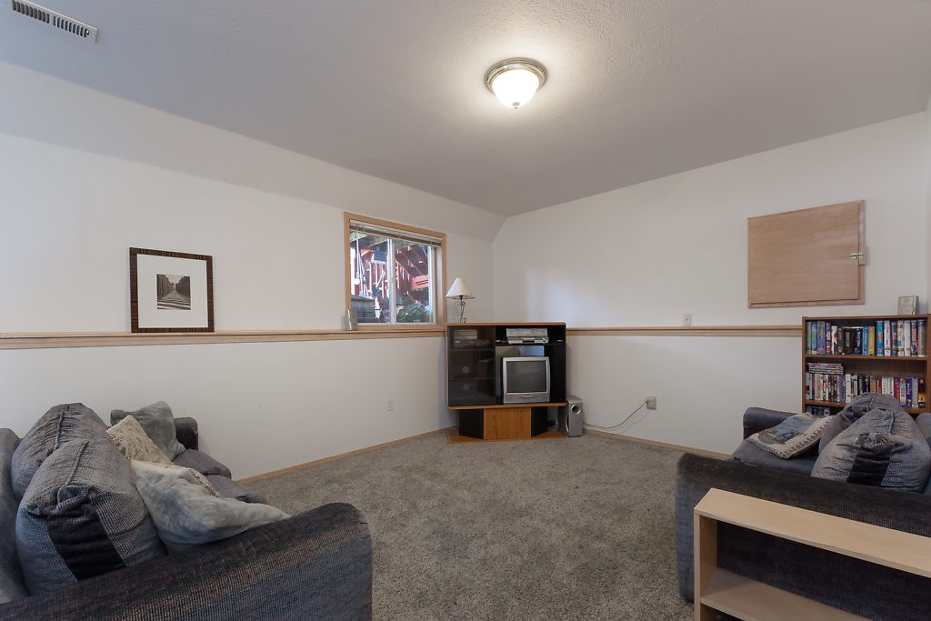 425 East Midway Road Colbert, WA 99005 - Photo 14 of 19