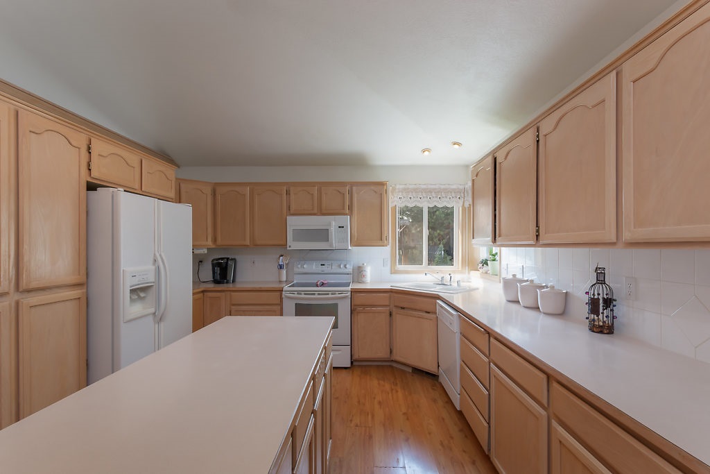 425 East Midway Road Colbert, WA 99005 - Photo 6 of 19