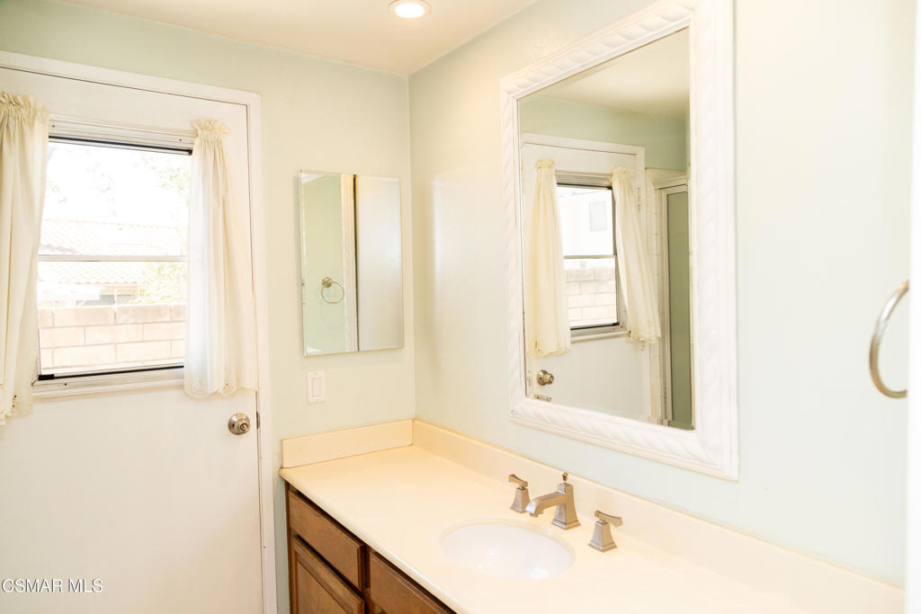 3975 Southhampton Road Moorpark, CA 93021 - Photo 17 of 41 Gallery Image 17